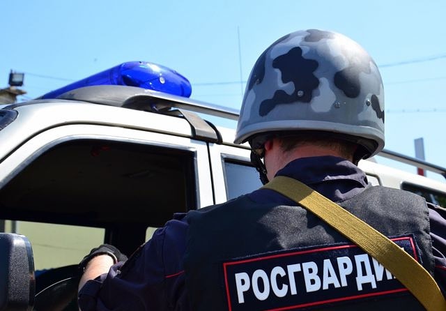 В Котласе Архангельской области сотрудники Росгвардии пресекли драку, повлекшую ранение одного из еë участников 