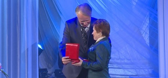 Ольга Коцюбанская и Татьяна Сядейская получили заслуженные награды.