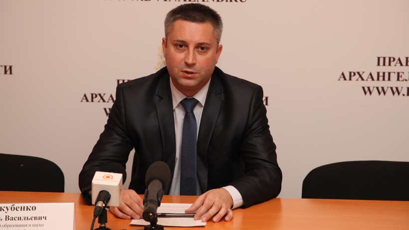 Развод и тумбочка между кроватями: Игорь Скубенко разгоняет семейные узы в городской администрации