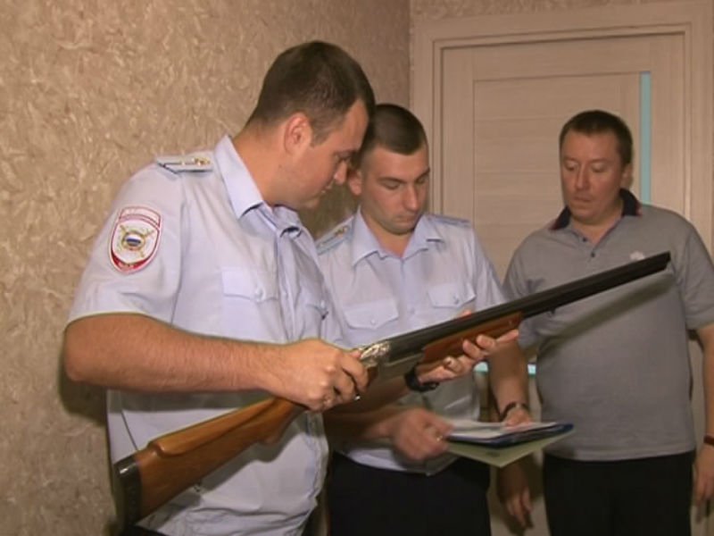 Сотрудники Росгвардии Ненецкого автономного округа проверят владельцев оружия в Хорей-Вере