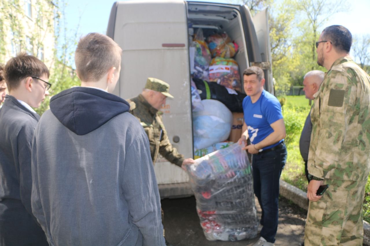 Архангельские волонтеры дали концерт в Луганской области