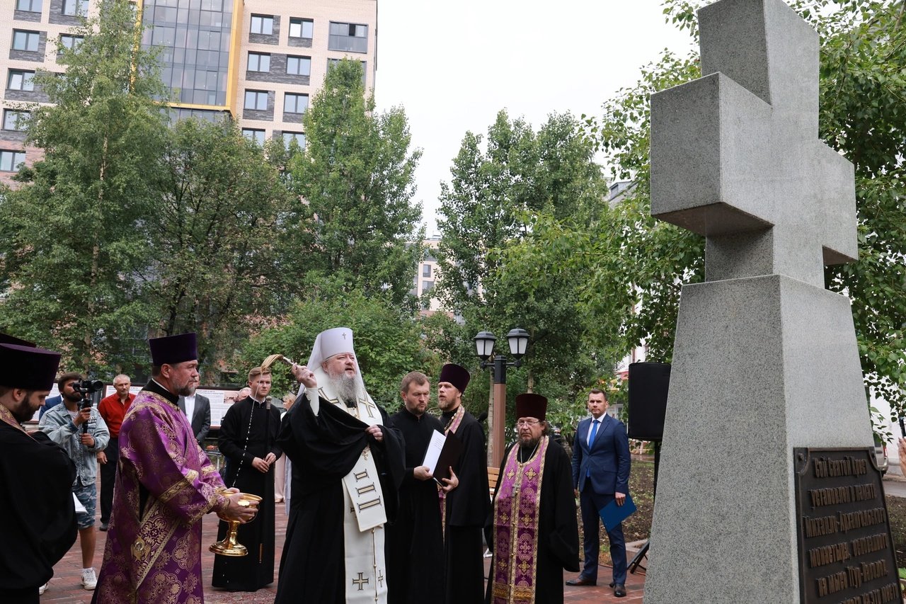 Новый символ города: мемориальный сквер в Архангельске открыт в честь Михаило-Архангельского монастыря