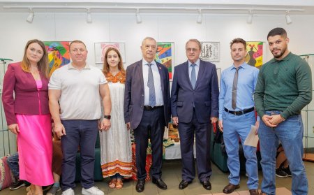 Бизнес-посол Юрий Коробов: Юные художники- активные участники международных отношений