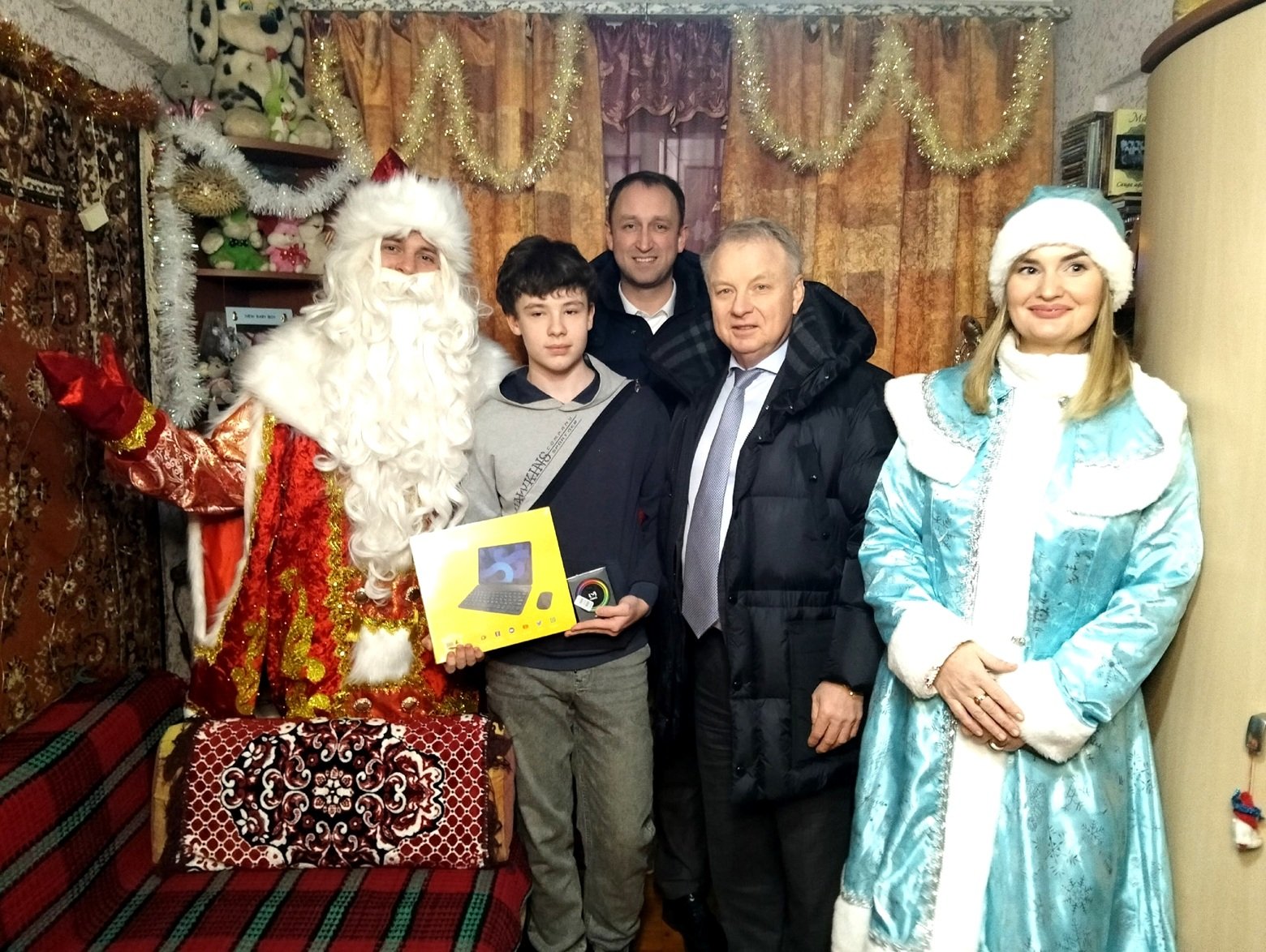 Более 40 детей уже получили подарки в рамках акции «Ёлочка желаний»