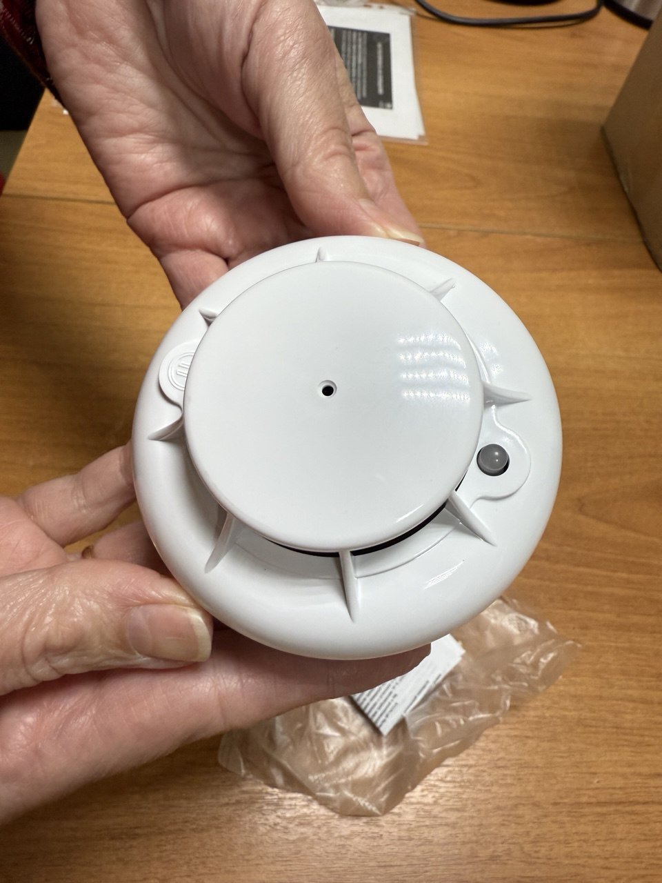 В Архангельске продолжат бесплатно выдавать пожарные извещатели семьям