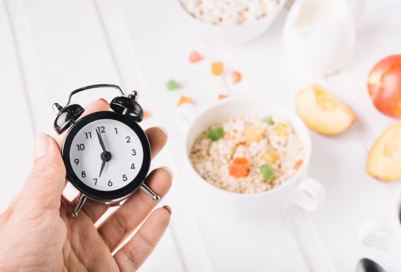 Исследователи раскрыли механизм снижения давления через голодание и растительную диету