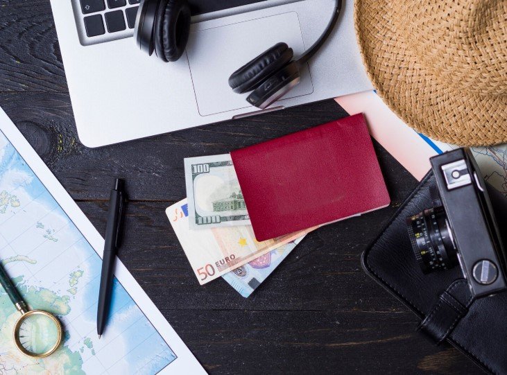 Эксперт советует россиянам проверять паспорта перед самостоятельными поездками за границу