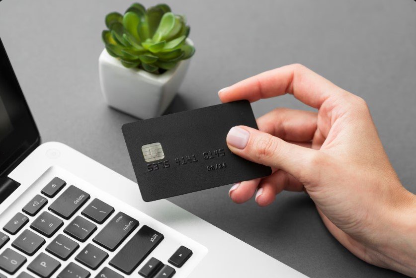 Эксперт предупреждает о рисках использования карт Visa и Mastercard без актуальных сертификатов безопасности