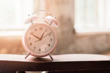 Учёные изучили привычку откладывать подъём с помощью повтора будильника