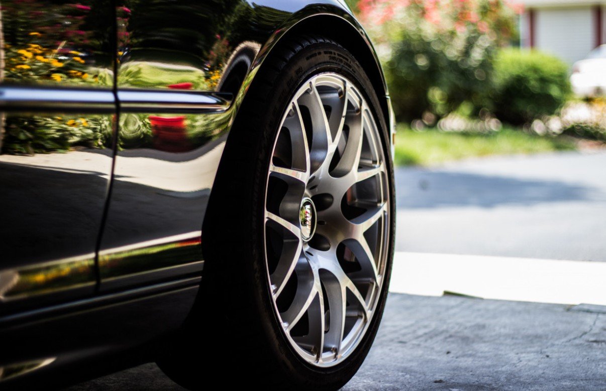 Rivian вводит платные подписки на функции помощи водителю, ранее бесплатные