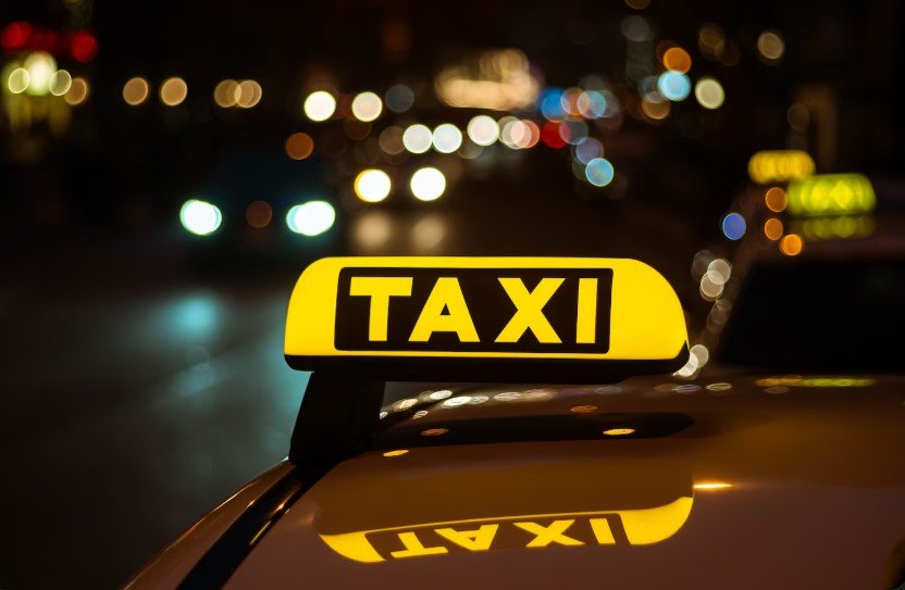 Эксперты предупреждают о рисках реформы списка автомобилей для такси