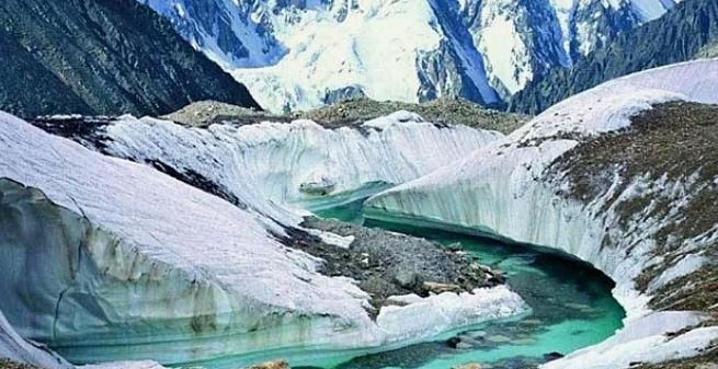 Ледники ускоряют движение, угрожая инфраструктуре и людям в горных районах