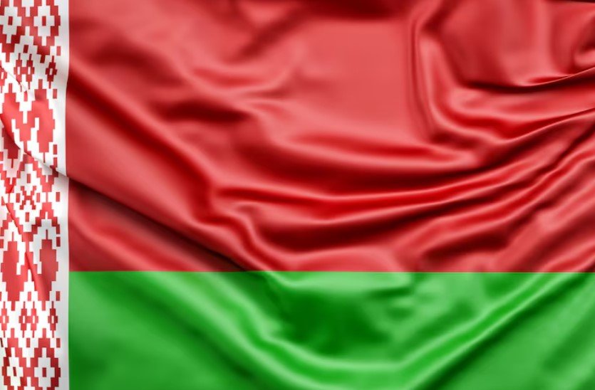 Лукашенко потребовал усилить контроль за ценами на продукты в Беларуси