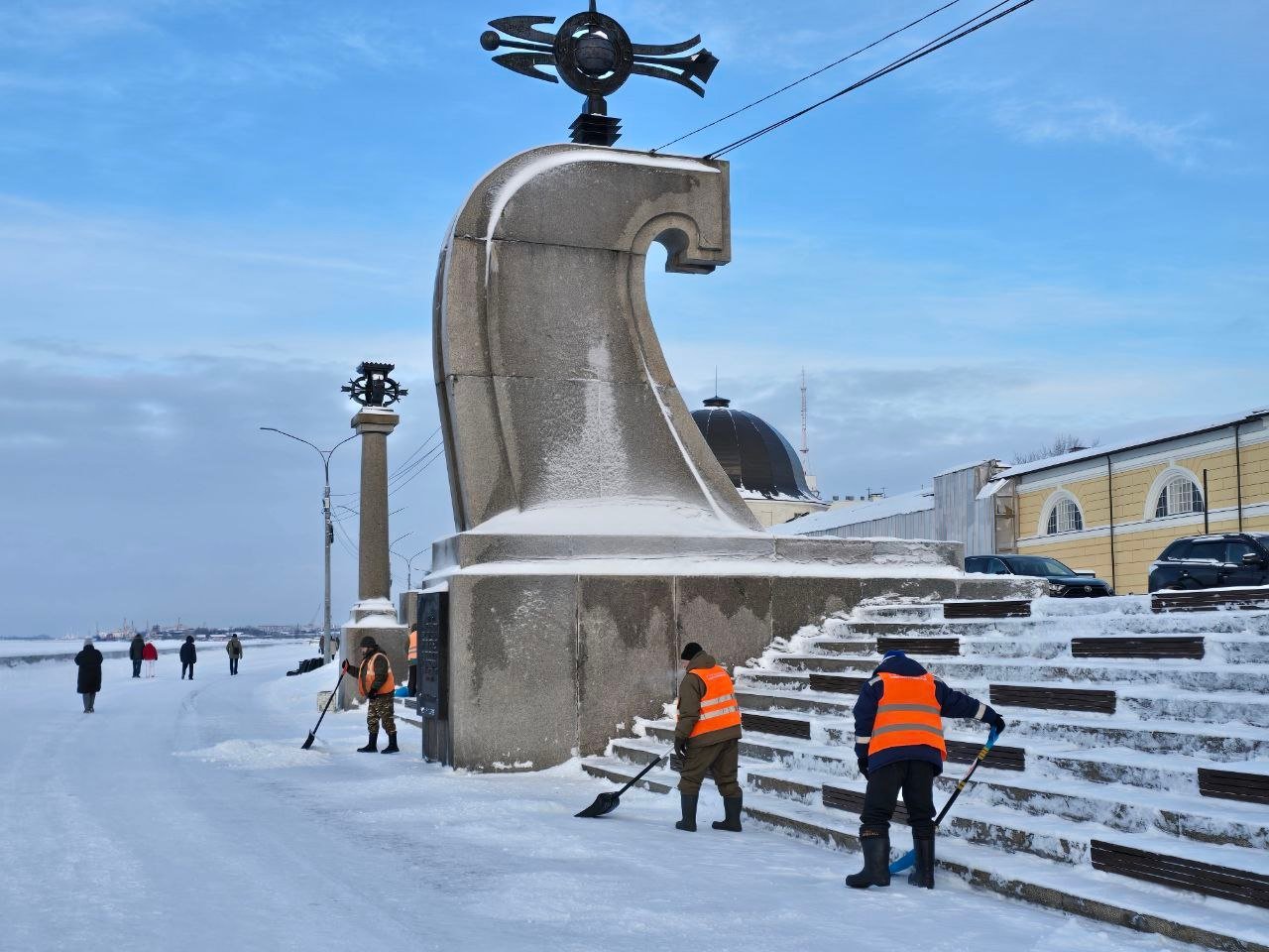 Морев отметил работу дворников и эффективность новой модели уборки