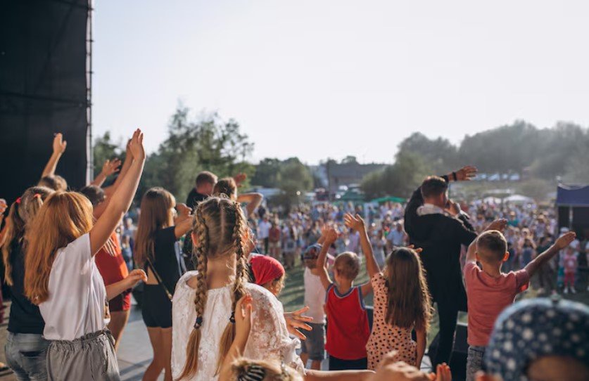 Давка на японском фестивале привела к травмам и госпитализации людей