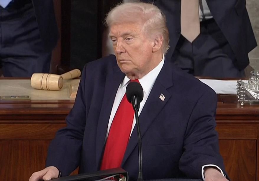 Трамп рассказал о напряженности с Ираном и отмене пошлин на конгрессе США