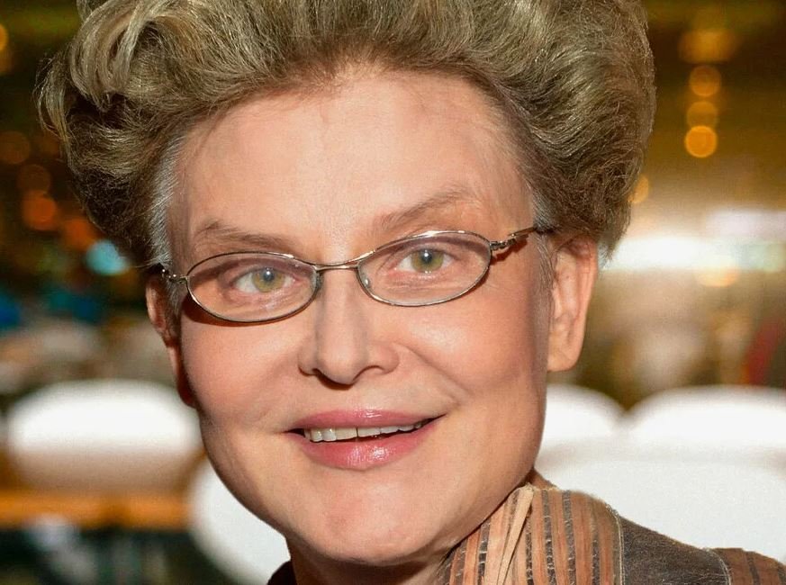 Обсуждение домашних родов в программе «Жить здорово!» вызвало серьезные вопросы о безопасности