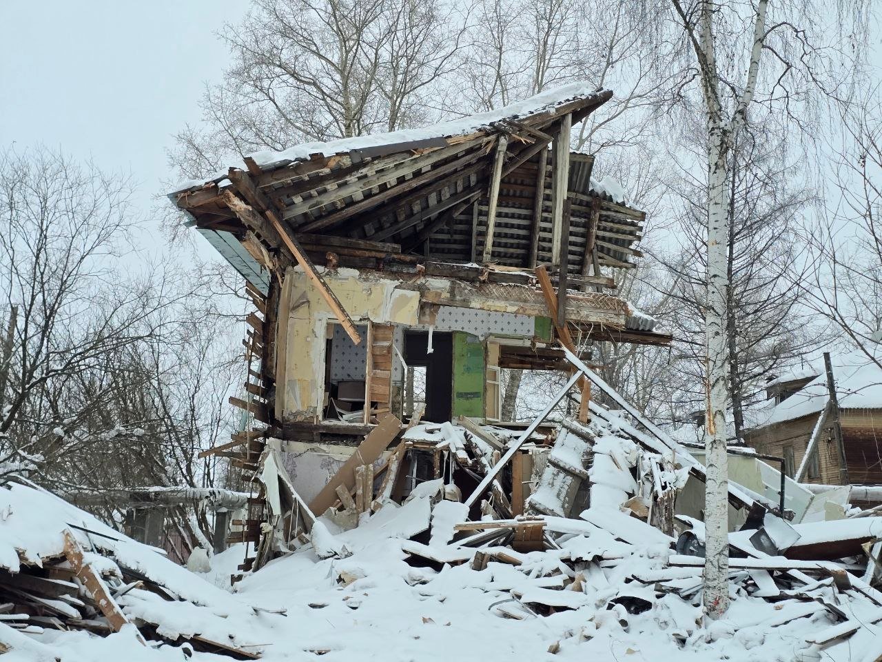 Архангельск ускоряет демонтаж старых зданий