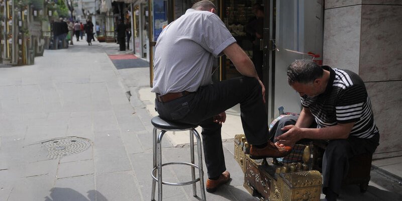 В Стамбуле туристов снова предупреждают о старой схеме обмана с чисткой обуви