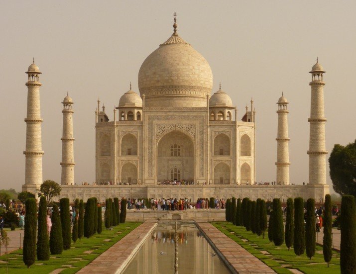 Страны Персидского залива ограничивают молитвы на Ураза-байрам из-за конфликта