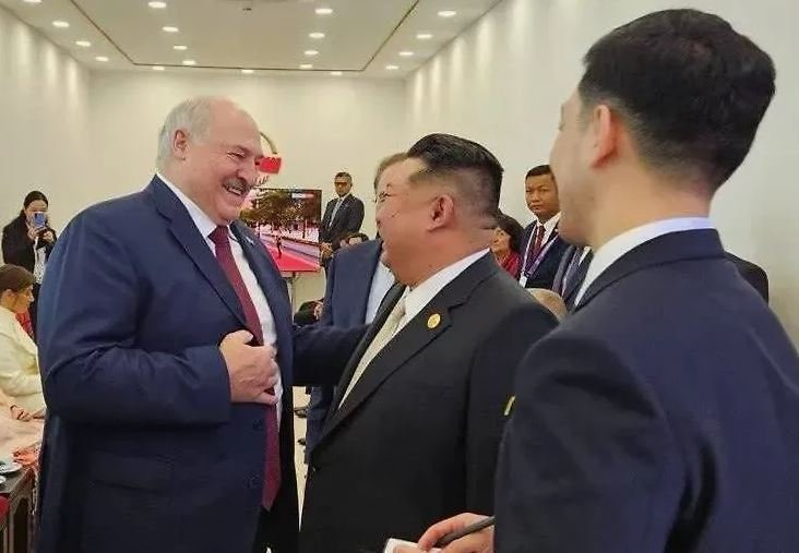 Лукашенко поздравил Ким Чен Ына с переизбранием на пост председателя КНДР