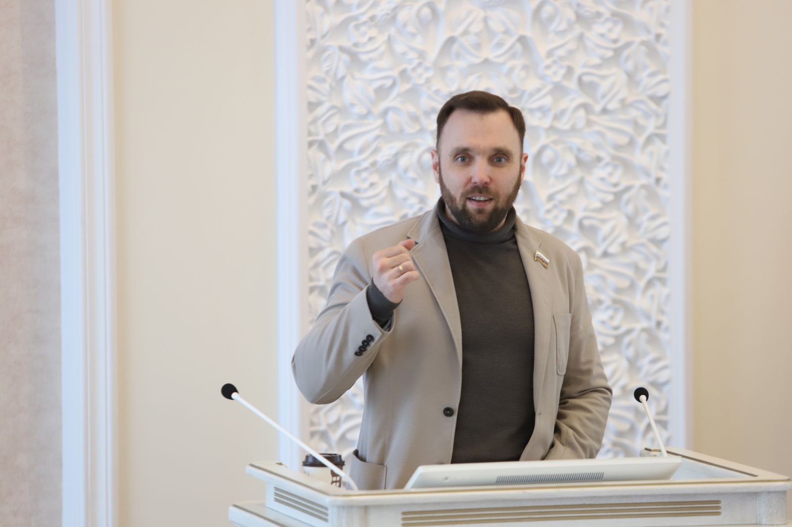 Депутат АОСД Губанов обсудил будущее Севера со школьниками