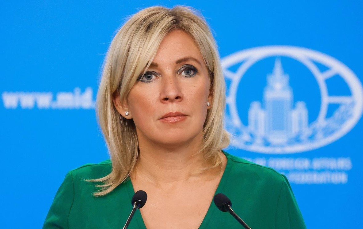 Захарова осудила нападение на Русский дом в Праге